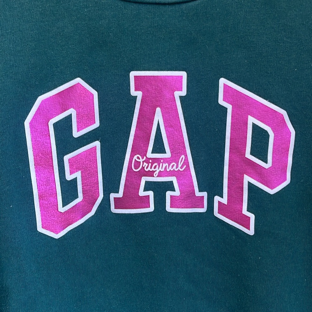 3/$15 - GAP Sweatshirt with Magenta Logo - Picture 4 of 4